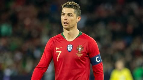 who is the captain of portugal